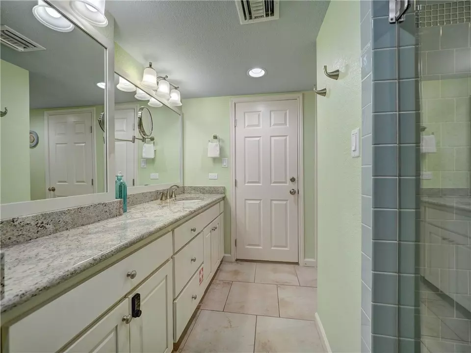 Bath - 7477 State Highway 361 #310, Port Aransas, TX 78373 photo 3 of 4