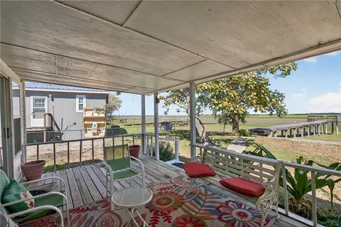 Exterior - 107 E Lakefield Dr, Mathis, TX 78368 photo 5 of 8