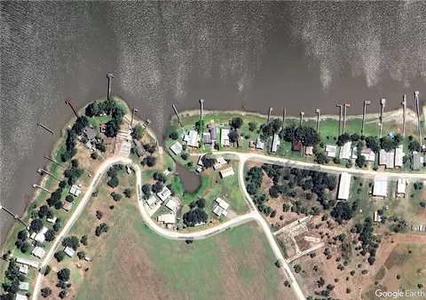 View/Area - 107 E Lakefield Dr, Mathis, TX 78368 photo 2 of 3