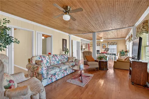 Living - 107 E Lakefield Dr, Mathis, TX 78368 photo 4 of 4