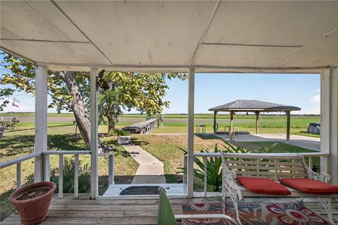 Exterior - 107 E Lakefield Dr, Mathis, TX 78368 photo 6 of 8