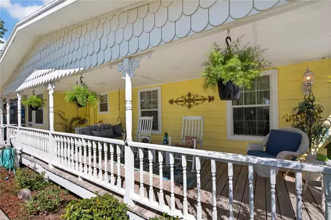 Exterior - 107 E Lakefield Dr, Mathis, TX 78368 photo 4 of 8