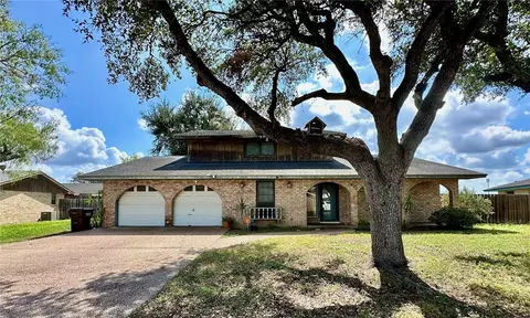 1927 S Park Dr, Kingsville, TX 78363