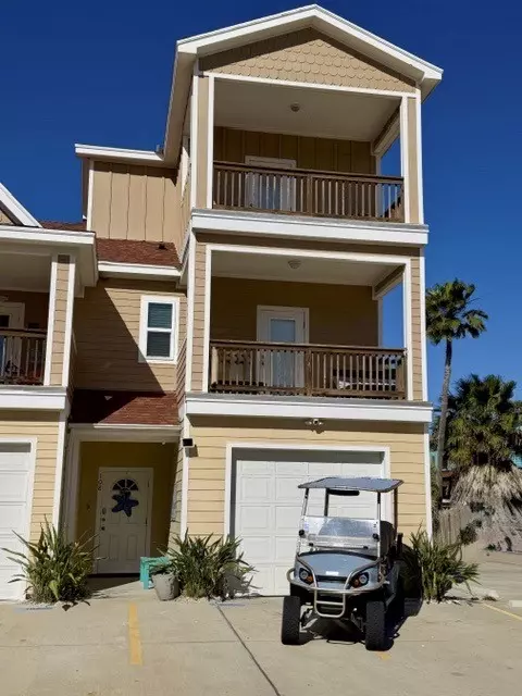 1813 S 11th St #108, Port Aransas, TX 78373