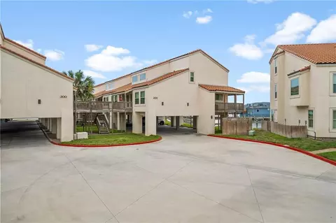 620 S Fulton Bch #203, Rockport, TX 78382