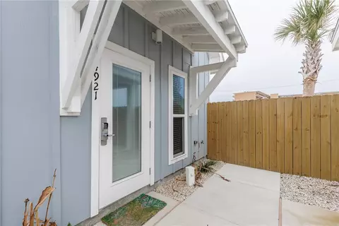 14921 Pirates Cove Dr, Corpus Christi, TX 78418