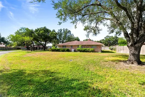 11101 Birdwood Ln, Corpus Christi, TX 78410
