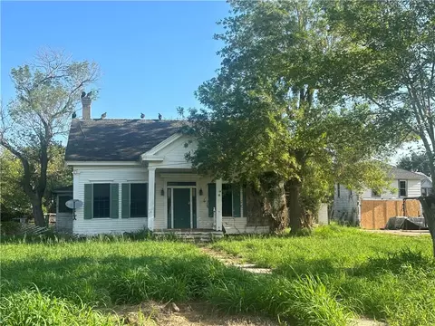 401 E Purisma, Refugio, TX 78377