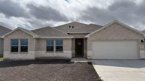 3533 Sahar Lake Dr, Robstown, TX 78380