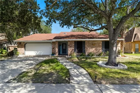 6710 Deerwood Dr, Corpus Christi, TX 78413
