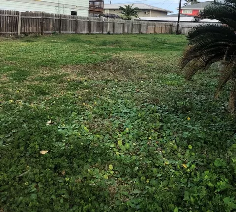 1223 Whispering Sands St, Port Aransas, TX 78373