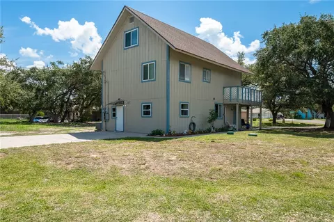 120 Retama, Rockport, TX 78382