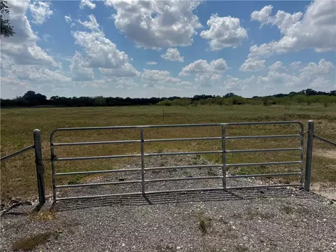 0 Cr 631, Skidmore, TX 78389