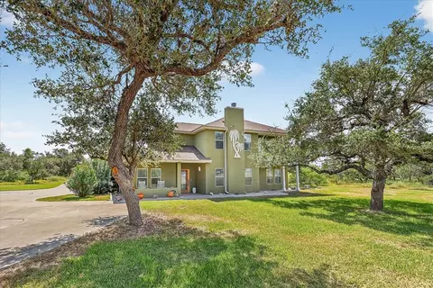 556 Sanctuary Dr, Rockport, TX 78382