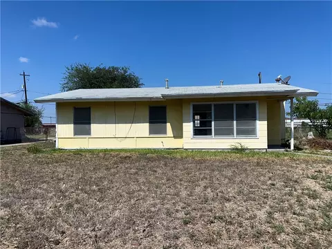 317 Redwood Dr, Mathis, TX 78368
