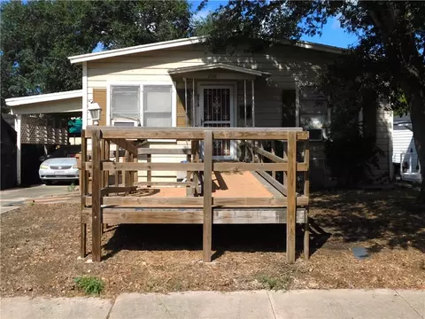 2618 Wainwright St, Corpus Christi, TX 78405