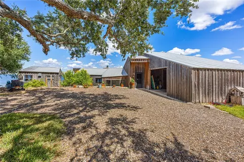 100 Bluff Cir, Sandia, TX 78383