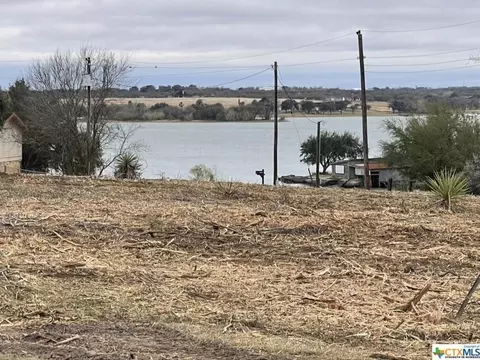 128-130 Knoll Trl, Sandia, TX 78383