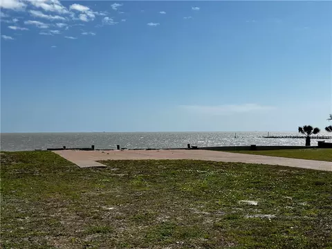 17 Royal Oaks Cir, Fulton, TX 78358