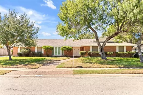 426 Cape Henry Dr, Corpus Christi, TX 78412