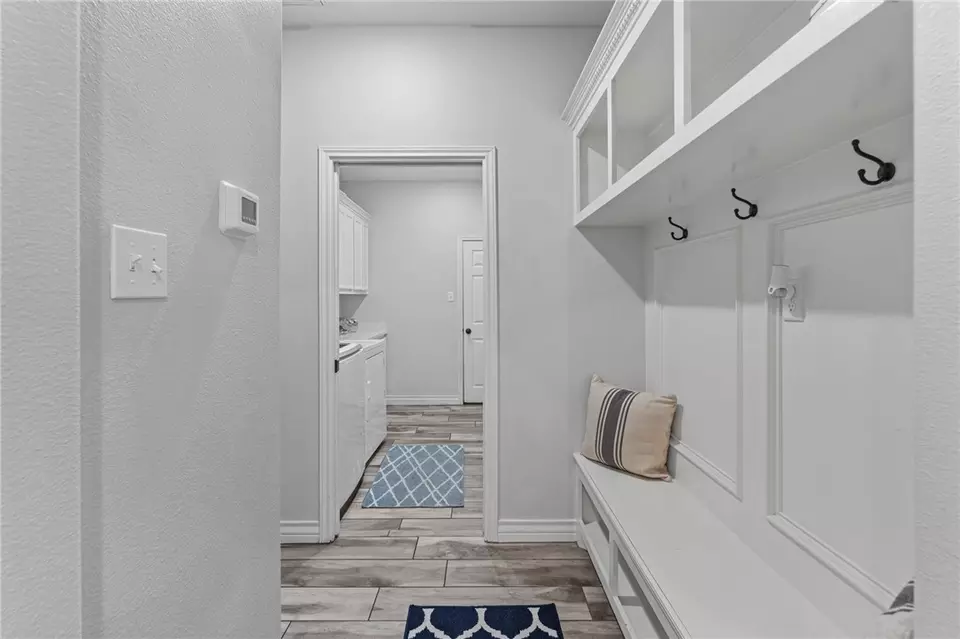 Entry Way - 7833 Stampede Dr, Corpus Christi, TX 78414 photo 4 of 7