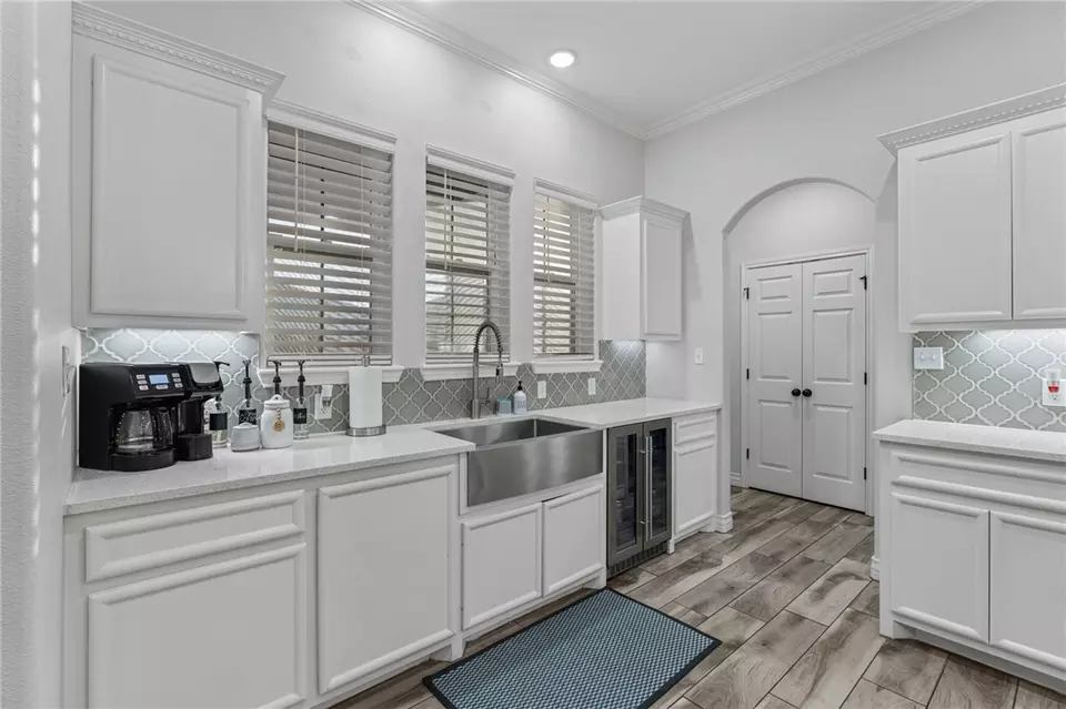 Kitchen - 7833 Stampede Dr, Corpus Christi, TX 78414 photo 3 of 3