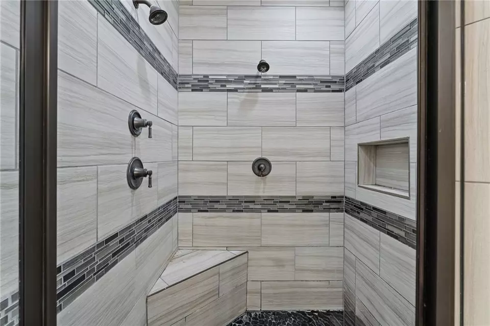 Bath - 7833 Stampede Dr, Corpus Christi, TX 78414 photo 5 of 5