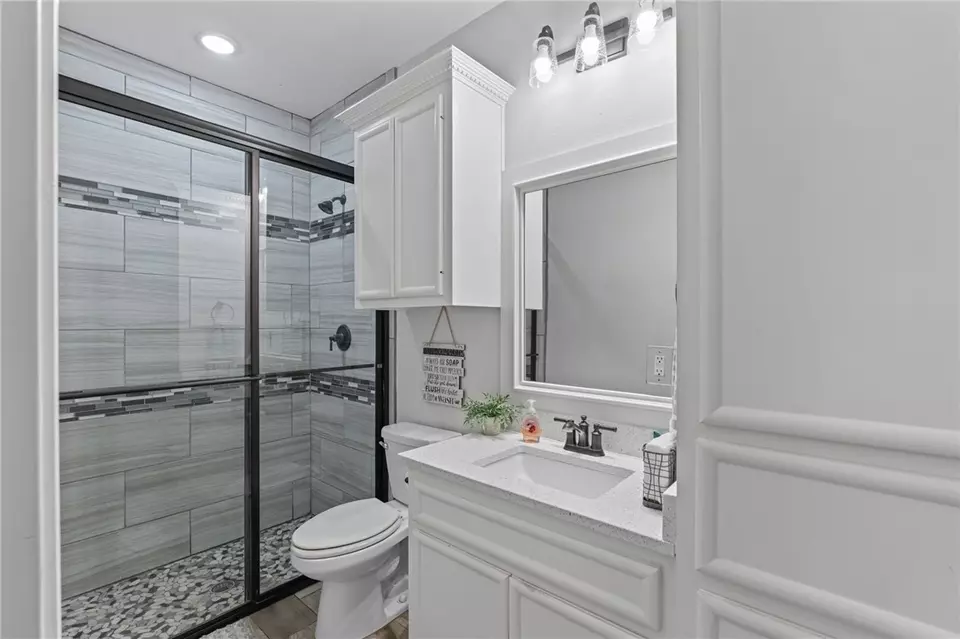 Bath - 7833 Stampede Dr, Corpus Christi, TX 78414 photo 2 of 5