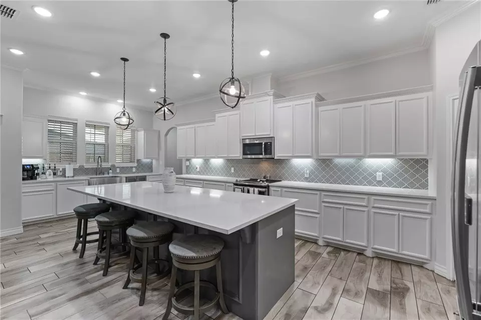 Kitchen - 7833 Stampede Dr, Corpus Christi, TX 78414 photo 2 of 3