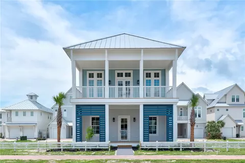 145 Barefoot Ln, Port Aransas, TX 78373