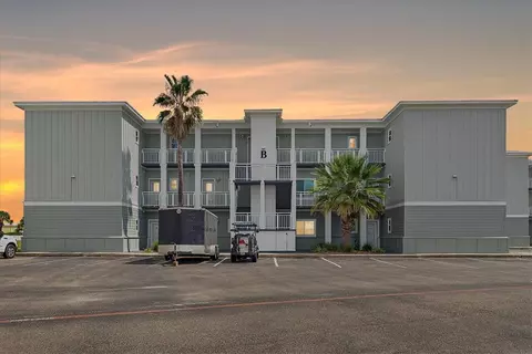 1107 S 11th St #B9, Port Aransas, TX 78373