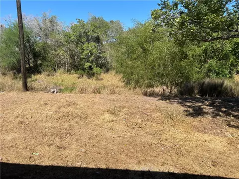 Exterior - 295 Mystic Dr, George West, TX 78022 photo 4 of 7