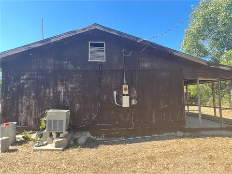 Exterior - 129 Mystic Dr, George West, TX 78022 photo 4 of 5