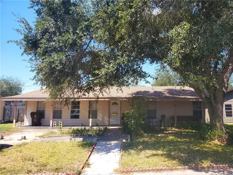1710 E Johnston Ave, Kingsville, TX 78363