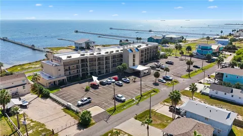 1021 S Water St #109, Rockport, TX 78382
