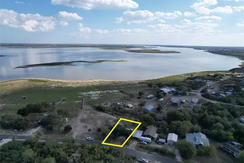 274 S Vista Dr, Sandia, TX 78383