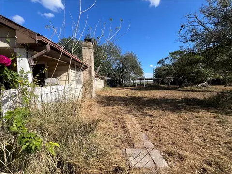 Exterior - 113 4th St, Mathis, TX 78368 photo 9 of 15