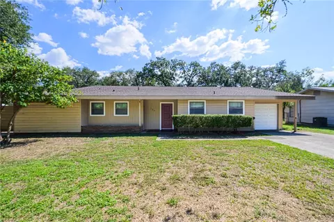 706 Inez St, Beeville, TX 78102