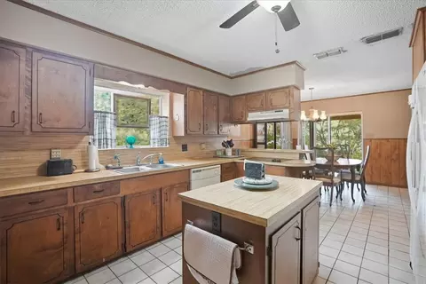 Kitchen - 117 Knoll Trl, Sandia, TX 78383 photo 1 of 3