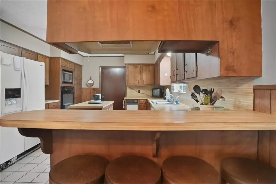 Kitchen - 117 Knoll Trl, Sandia, TX 78383 photo 3 of 3