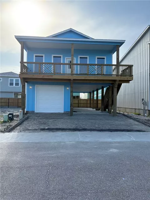 230 Port Arthur St, Port Aransas, TX 78373