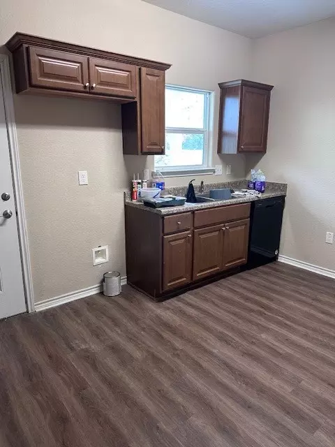 Kitchen - 9651 County Road 505, Mathis, TX 78368 photo 3 of 3