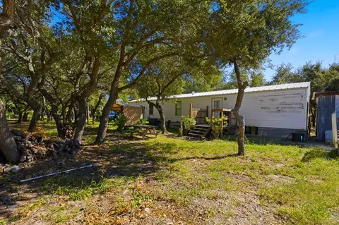 1003 Rowe St, Rockport, TX 78382
