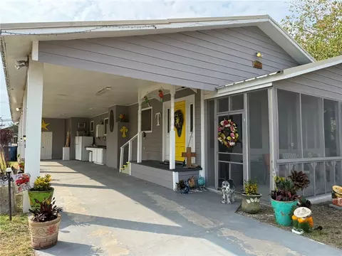 508 E Thornton St, Three Rivers, TX 78071