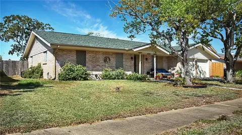 6225 Sweeney Dr, Corpus Christi, TX 78413