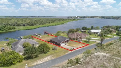 235 Lakeshore Dr, Sandia, TX 78383