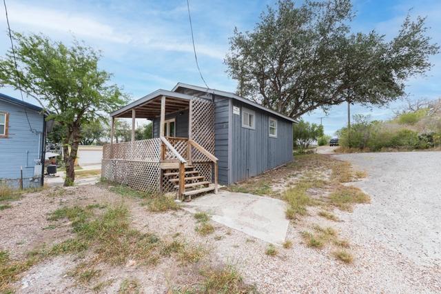 100 White Point Trl, Sandia, TX 78383