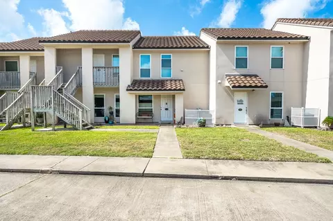 221 Marion Dr #D104, Rockport, TX 78382