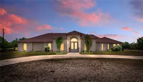 5763 Santa Isabelle Dr, Robstown, TX 78380