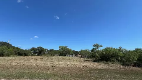 104 Pompano Dr, Rockport, TX 78382